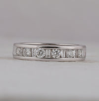 Load image into Gallery viewer, 14kt White Gold Womens Alternating Round Baguette Diamond Single Row Wedding Band 1.00 Cttw
