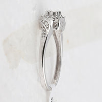 Load image into Gallery viewer, 1/6CTW-DIA P1P2 GIFT RING
