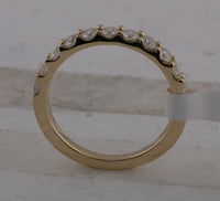 Load image into Gallery viewer, 14kt Yellow Gold Womens Round Diamond Wedding Single Row Band 3/4 Cttw
