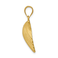 Load image into Gallery viewer, 14k d/c Seashell Pendant
