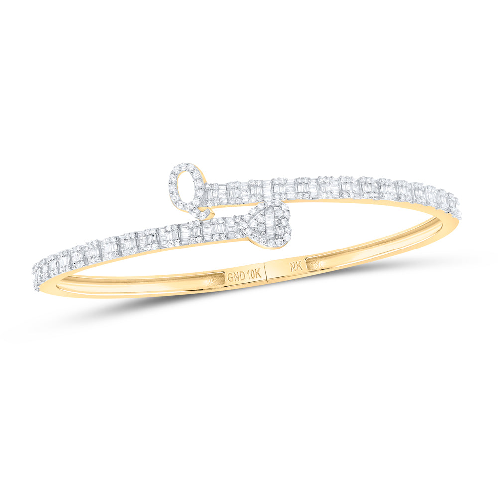 1 5/8CTW-DIA NK HEART INITIAL "Q" LADIES CUFF BANGLE(55 MM)