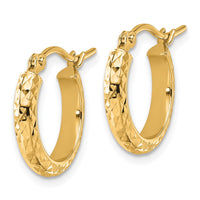 Load image into Gallery viewer, 14k Diamond-cut 2.8x15mm Hollow Hoop Earrings
