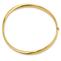 Load image into Gallery viewer, 14k Polished Twisted Hinged Bangle Bracelet
